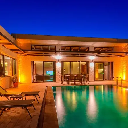 Marla - 2 Bedroom Honeymoon וילה