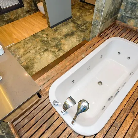 Marla - 2 Bedroom Honeymoon וילה